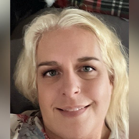 Meet your Posher, Jenna - Picture 3 of 4